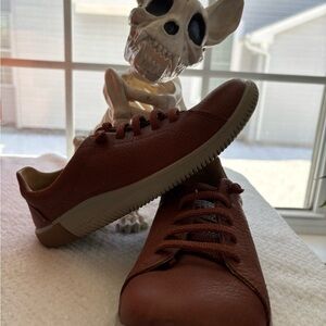 Keen Women KNX Lace up Lightweight Flexible Chestnut Leather Sneakers Size 6